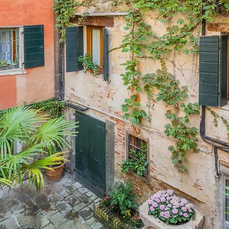 Paruta Corte Nascosta * Venedig